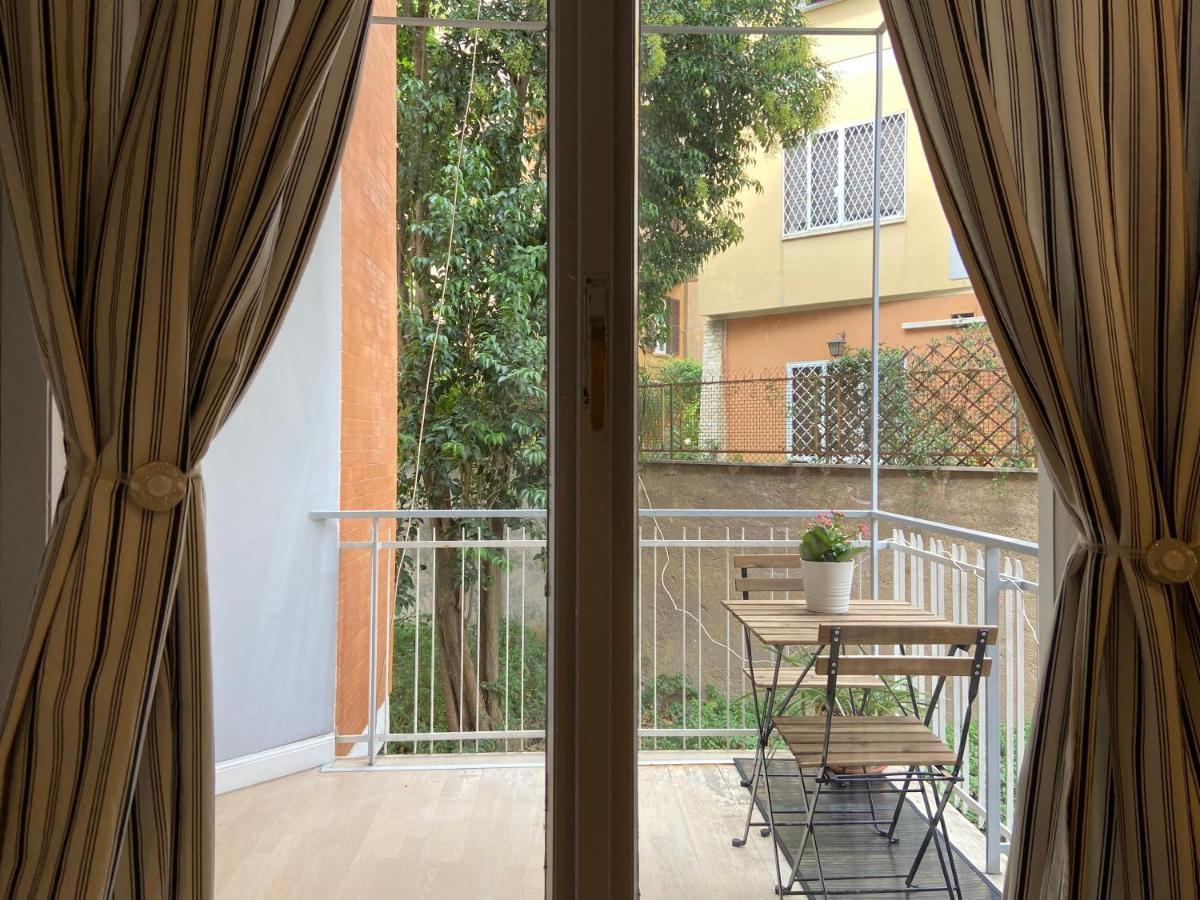 Family Flat Near Vatican, Rome